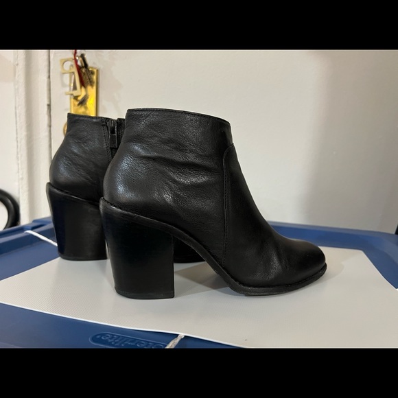 Loeffler Randall, Ella bootie, black ankle boot, 7.5 - Picture 2 of 11